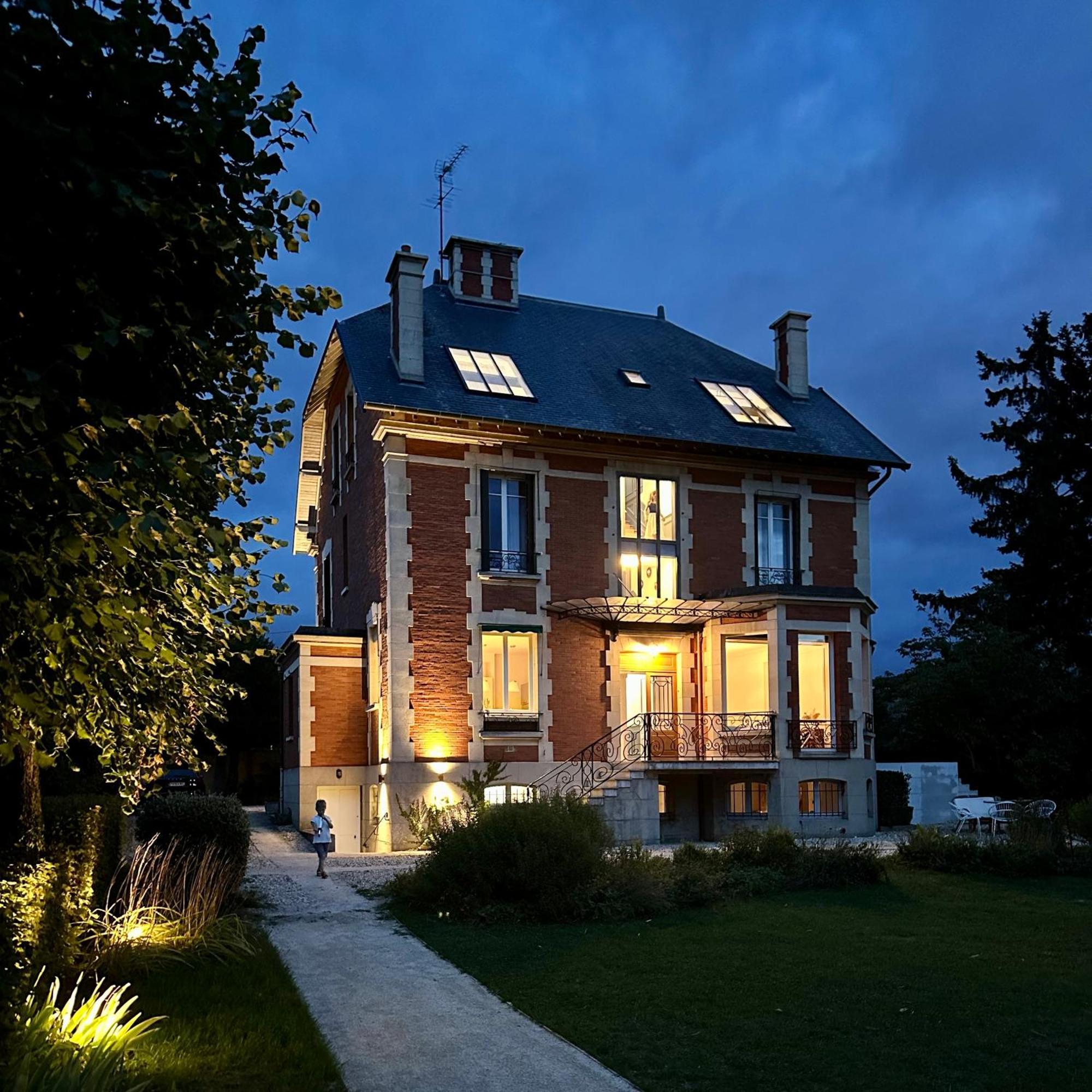 La Grande Maison Lgm Lesches Ngoại thất bức ảnh